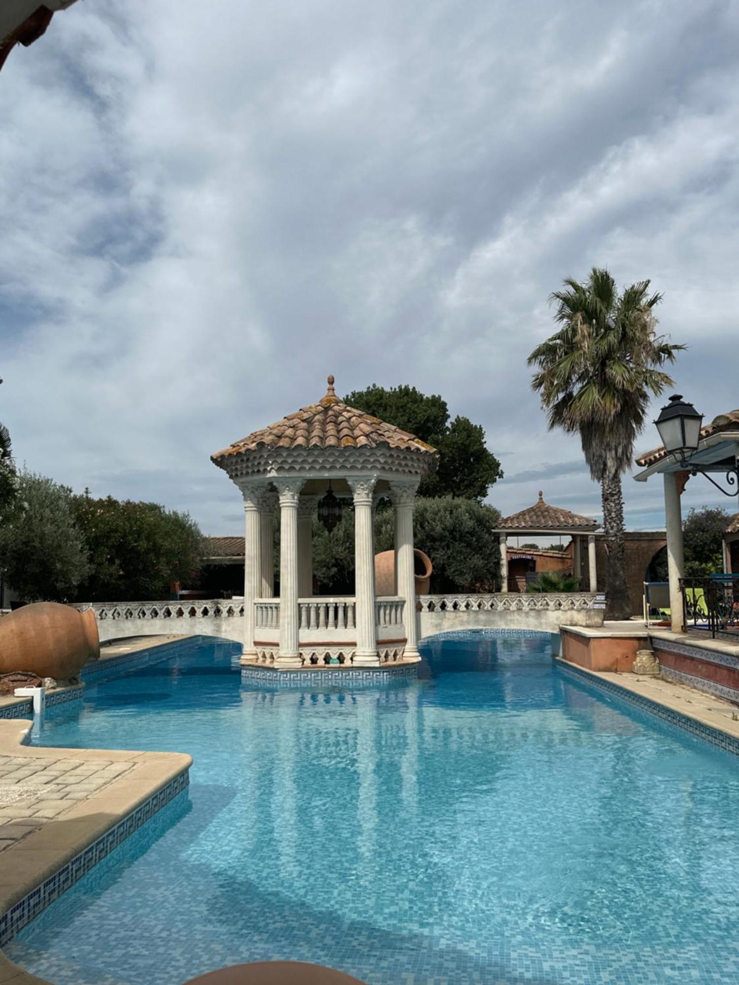 Mas Bien Etre Apartment Fourques  Luaran gambar